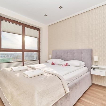 Apartment Wroclaw Krakowska With Balcony And Free Garage By Noclegi Renters Extérieur photo
