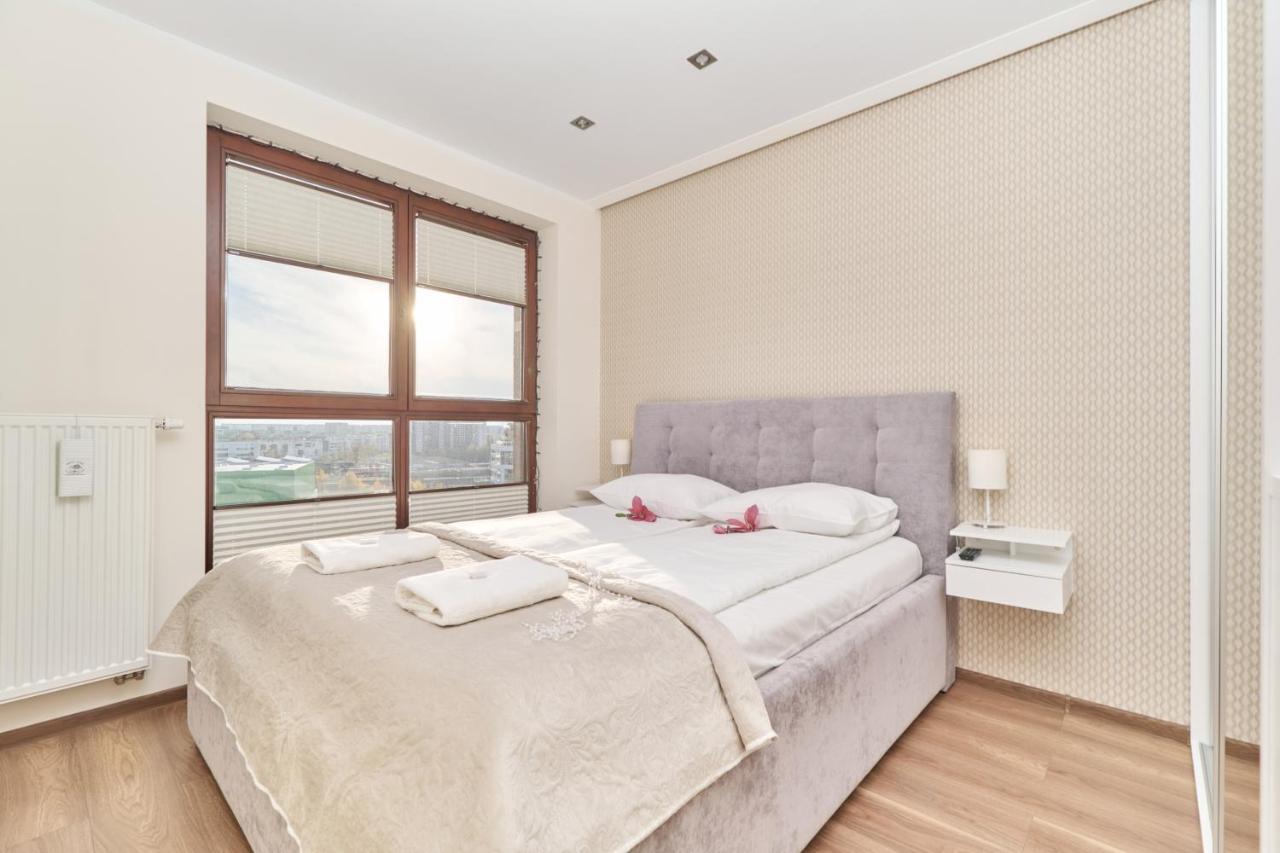 Apartment Wroclaw Krakowska With Balcony And Free Garage By Noclegi Renters Extérieur photo