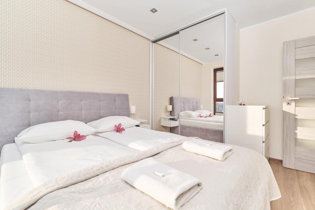 Apartment Wroclaw Krakowska With Balcony And Free Garage By Noclegi Renters Extérieur photo