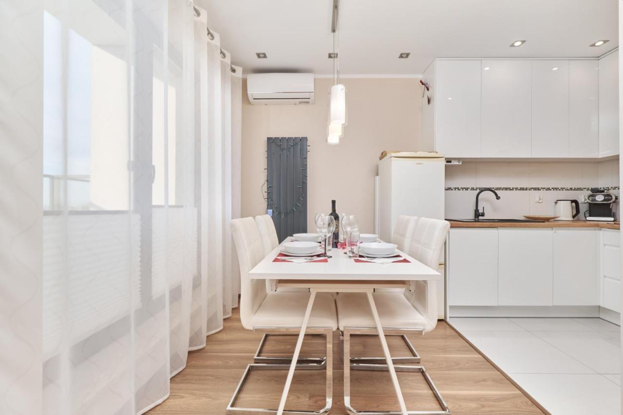 Apartment Wroclaw Krakowska With Balcony And Free Garage By Noclegi Renters Extérieur photo