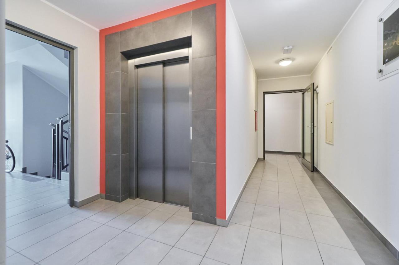 Apartment Wroclaw Krakowska With Balcony And Free Garage By Noclegi Renters Extérieur photo
