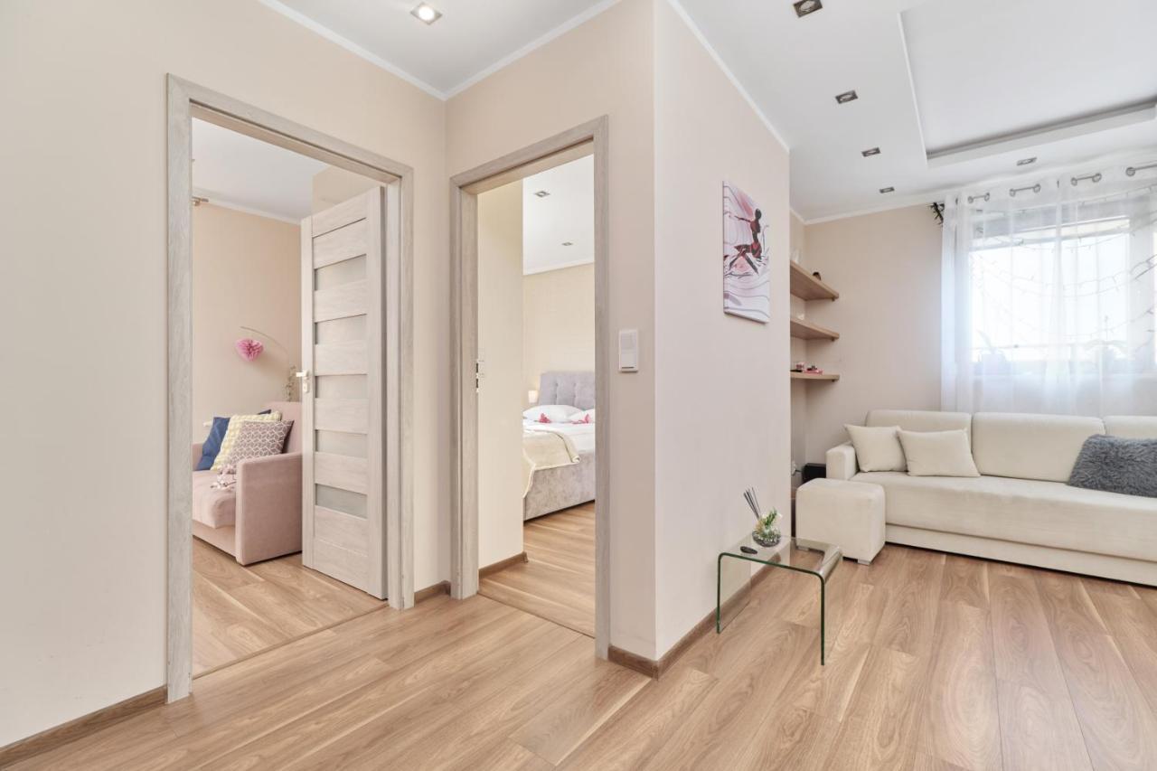 Apartment Wroclaw Krakowska With Balcony And Free Garage By Noclegi Renters Extérieur photo