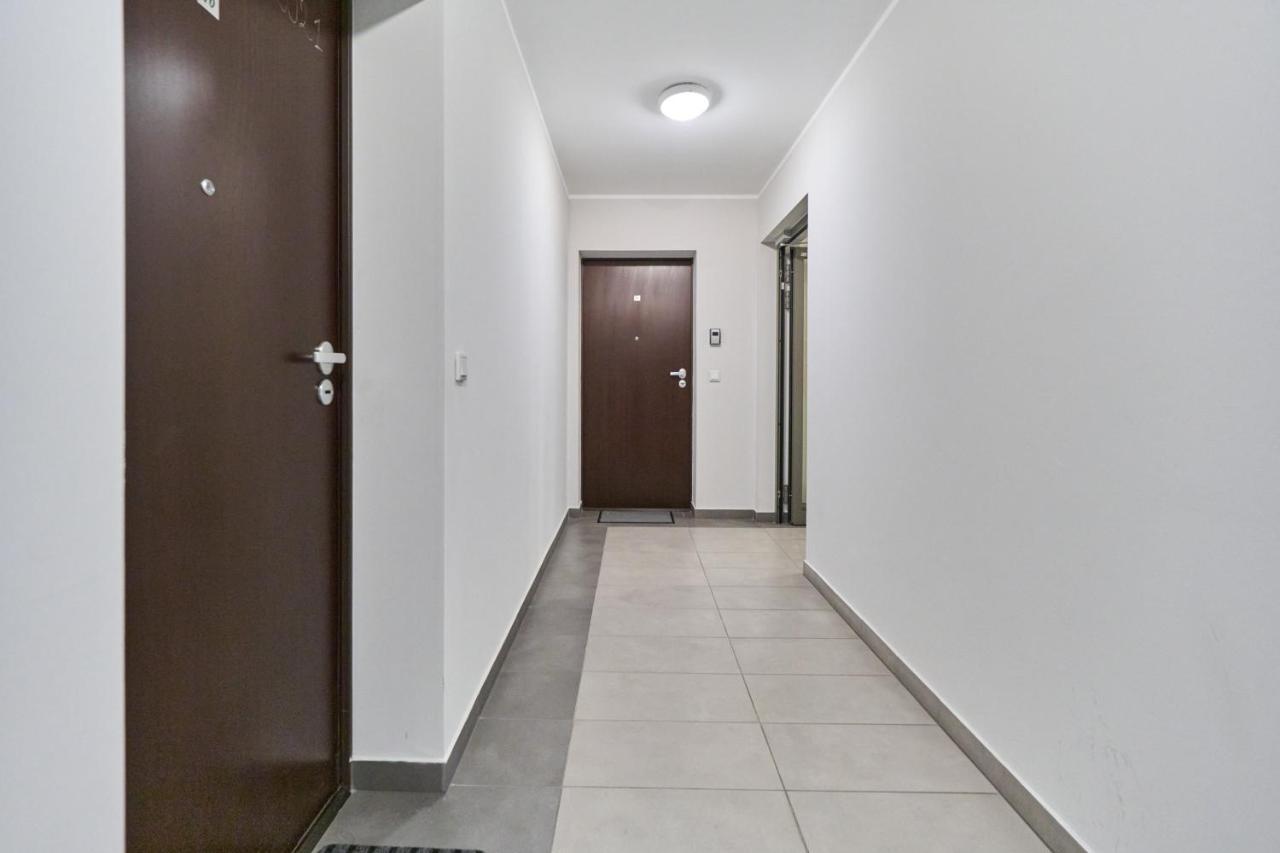Apartment Wroclaw Krakowska With Balcony And Free Garage By Noclegi Renters Extérieur photo