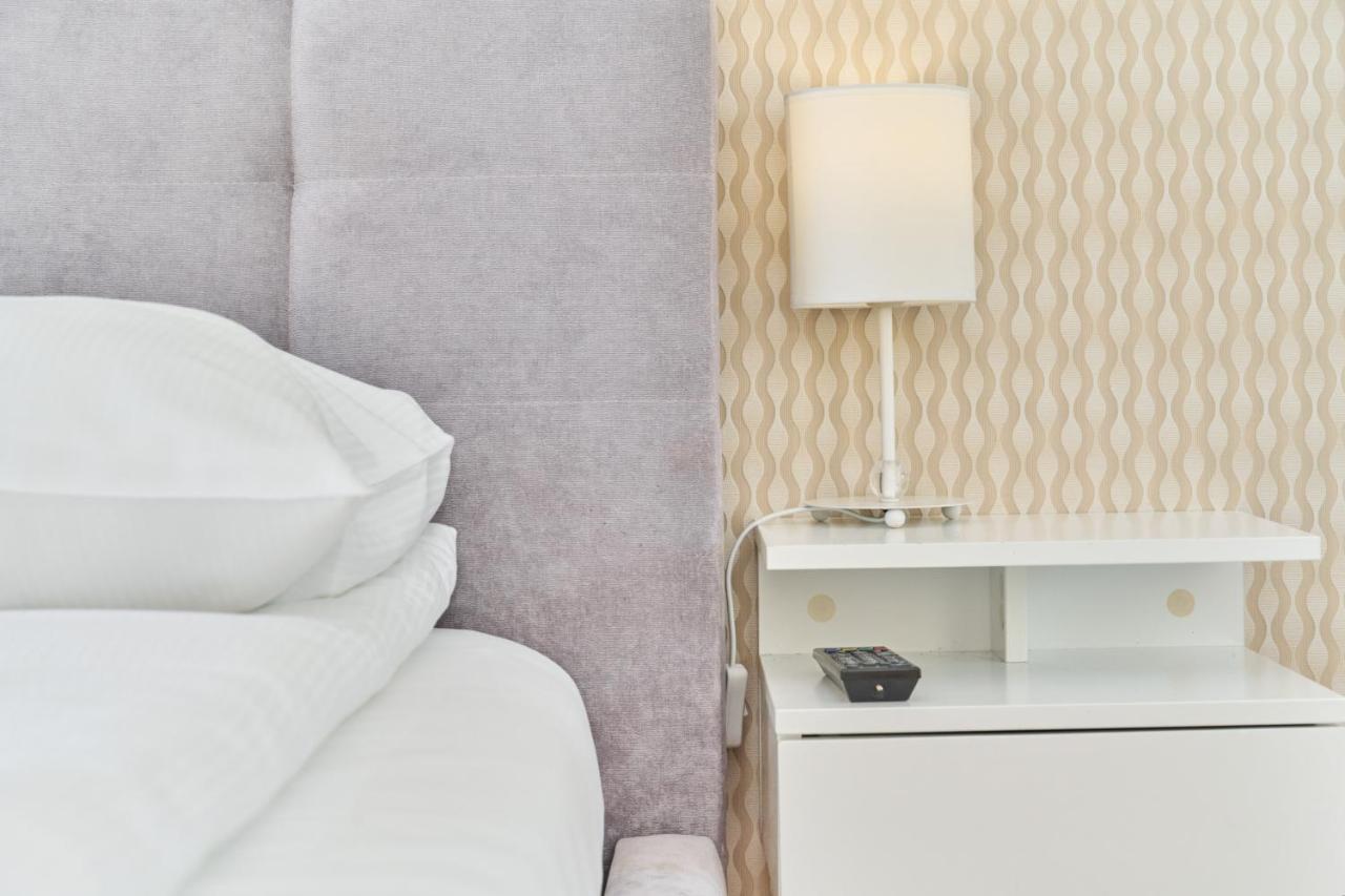 Apartment Wroclaw Krakowska With Balcony And Free Garage By Noclegi Renters Extérieur photo
