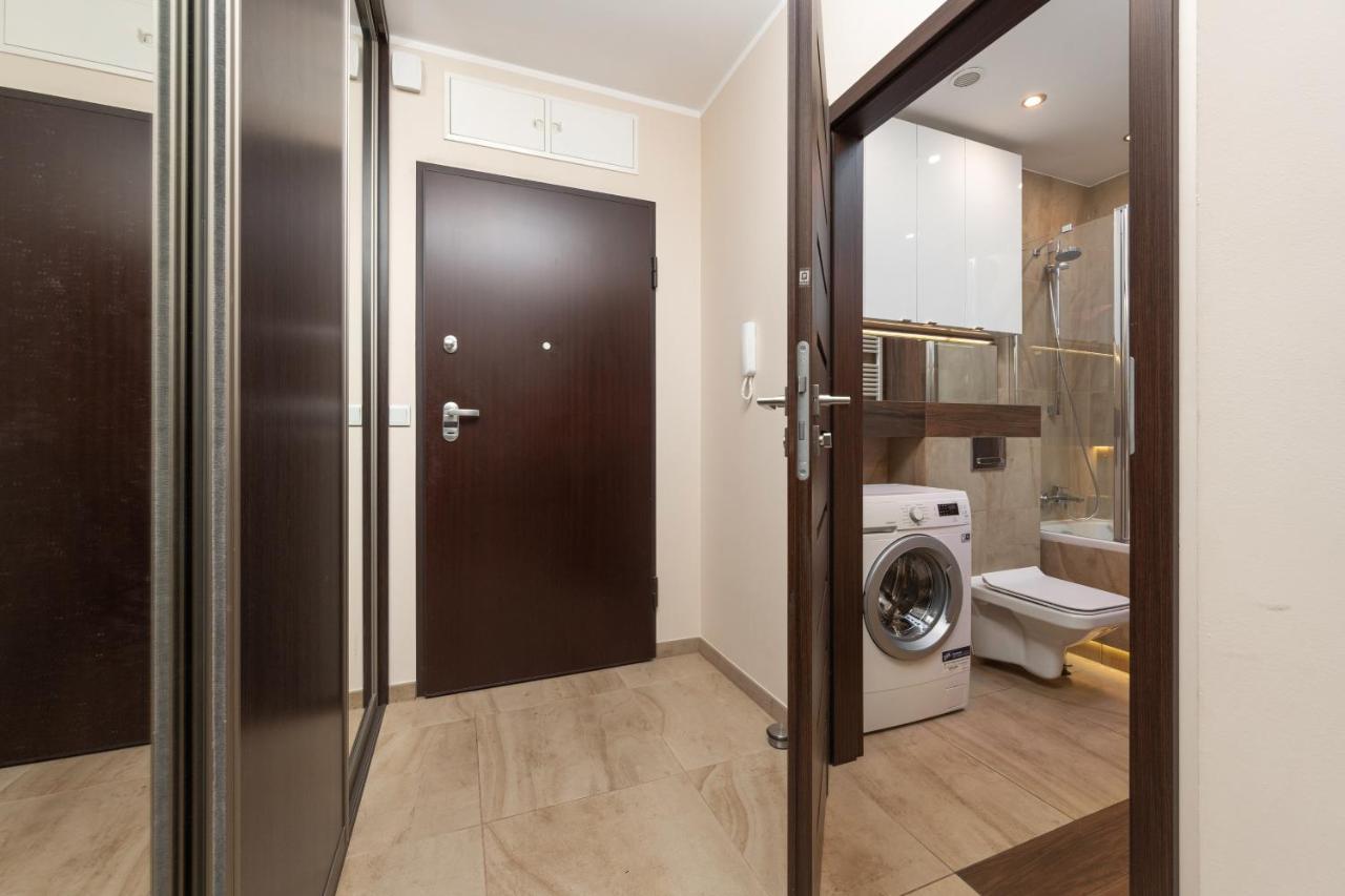 Apartment Wroclaw Krakowska With Balcony And Free Garage By Noclegi Renters Extérieur photo